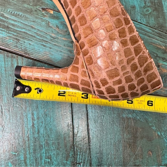 Stuart Weitzman Snake Print Tan Beige Leather Peep Toe Heels Size 8 - Picture 11 of 11